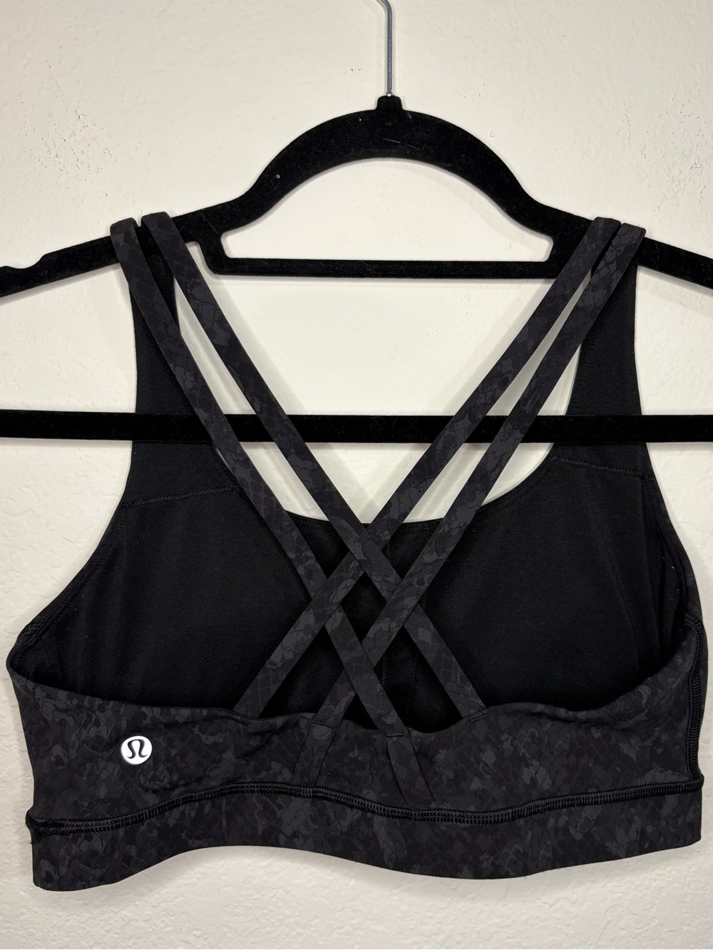 lululemon Strappy Energy Bra in the Hideaway Camo Deep Coal Multi print size 8